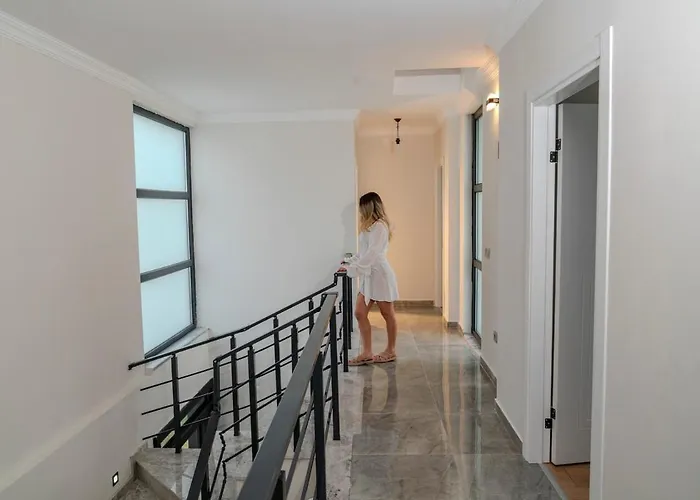 Ada * Μαρμαρίς